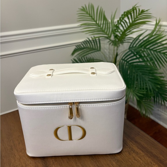 Elegant White Dior Vanity Bag - Picture 1 of 8